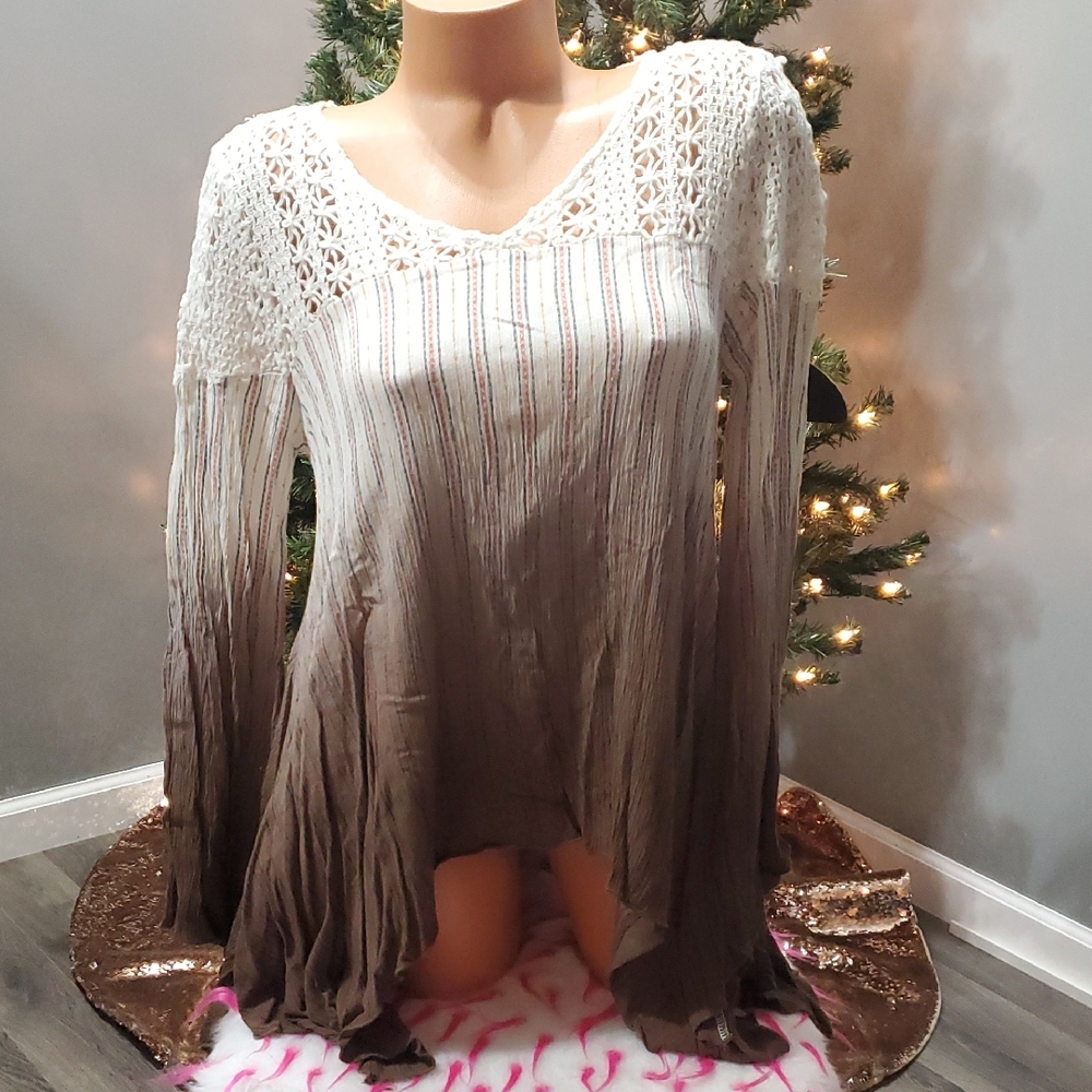 Gimmicks BKE crochet sharkbite ombre top blouse S NWOT